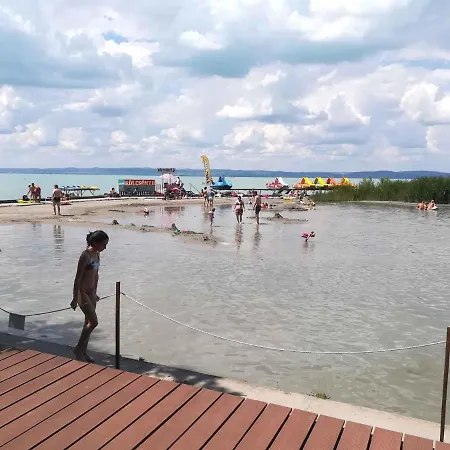 House And Apts. In Balaton 35519 Apartman *